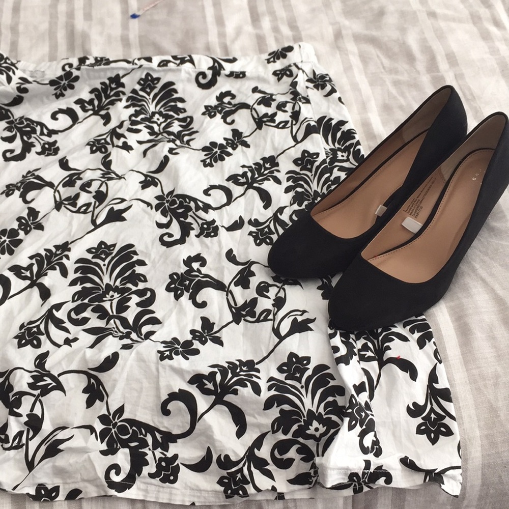Black wedges